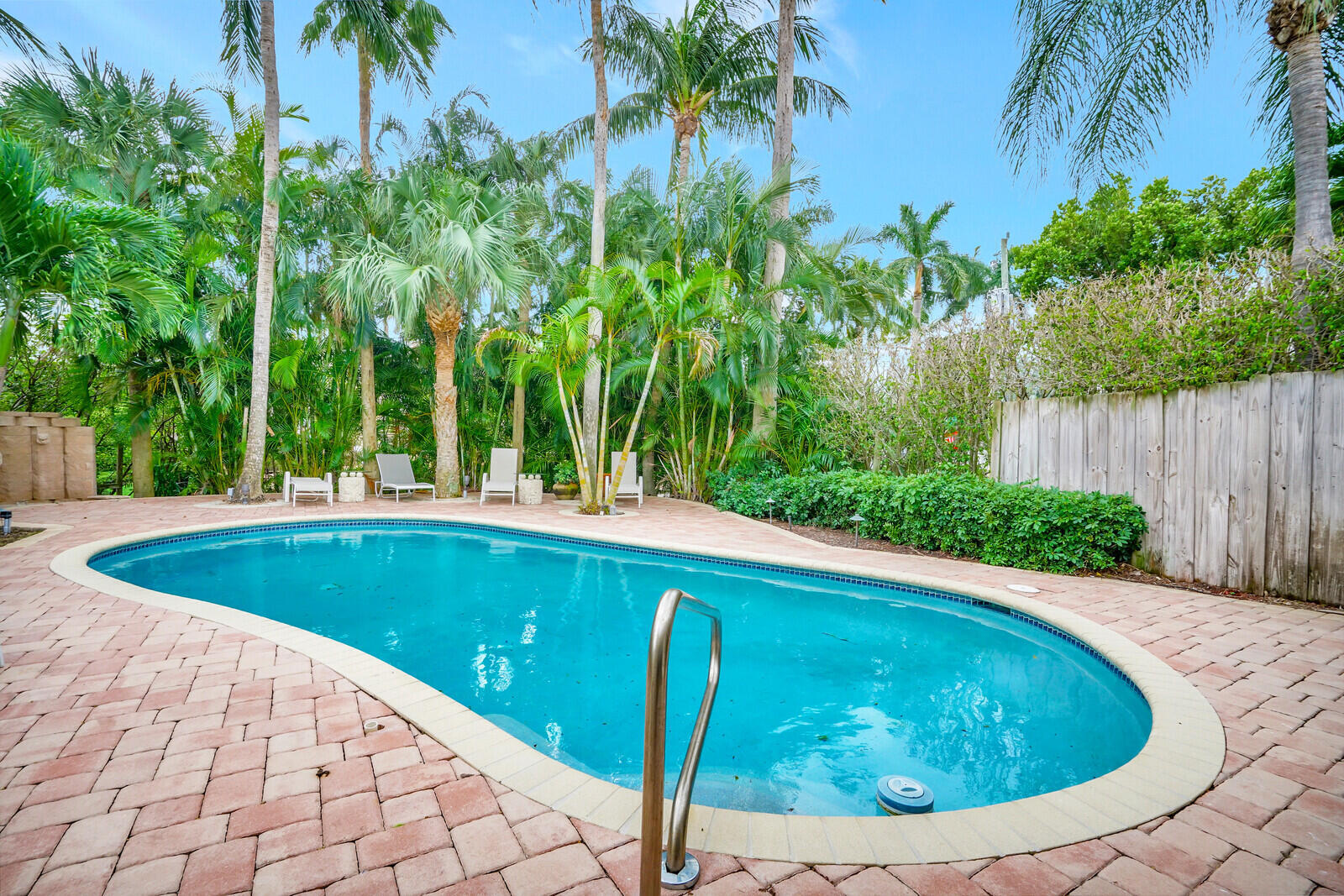 290 East Fern Drive Boca Raton, FL 33432 - Photo 36 of 51 Resort-Style Backyard