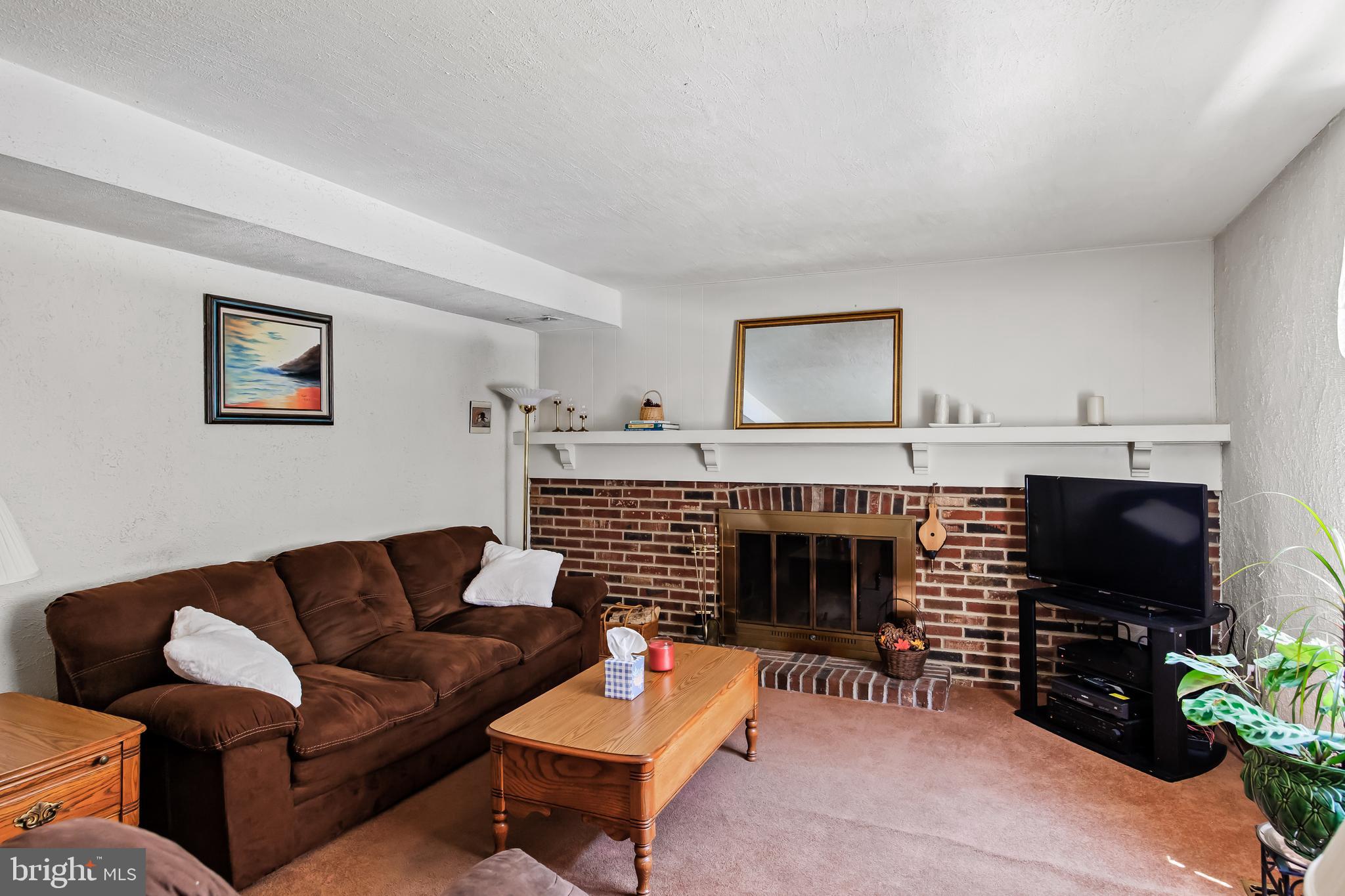 175 Forge Road Delran, NJ 08075 - Photo 13 of 34 Family Room