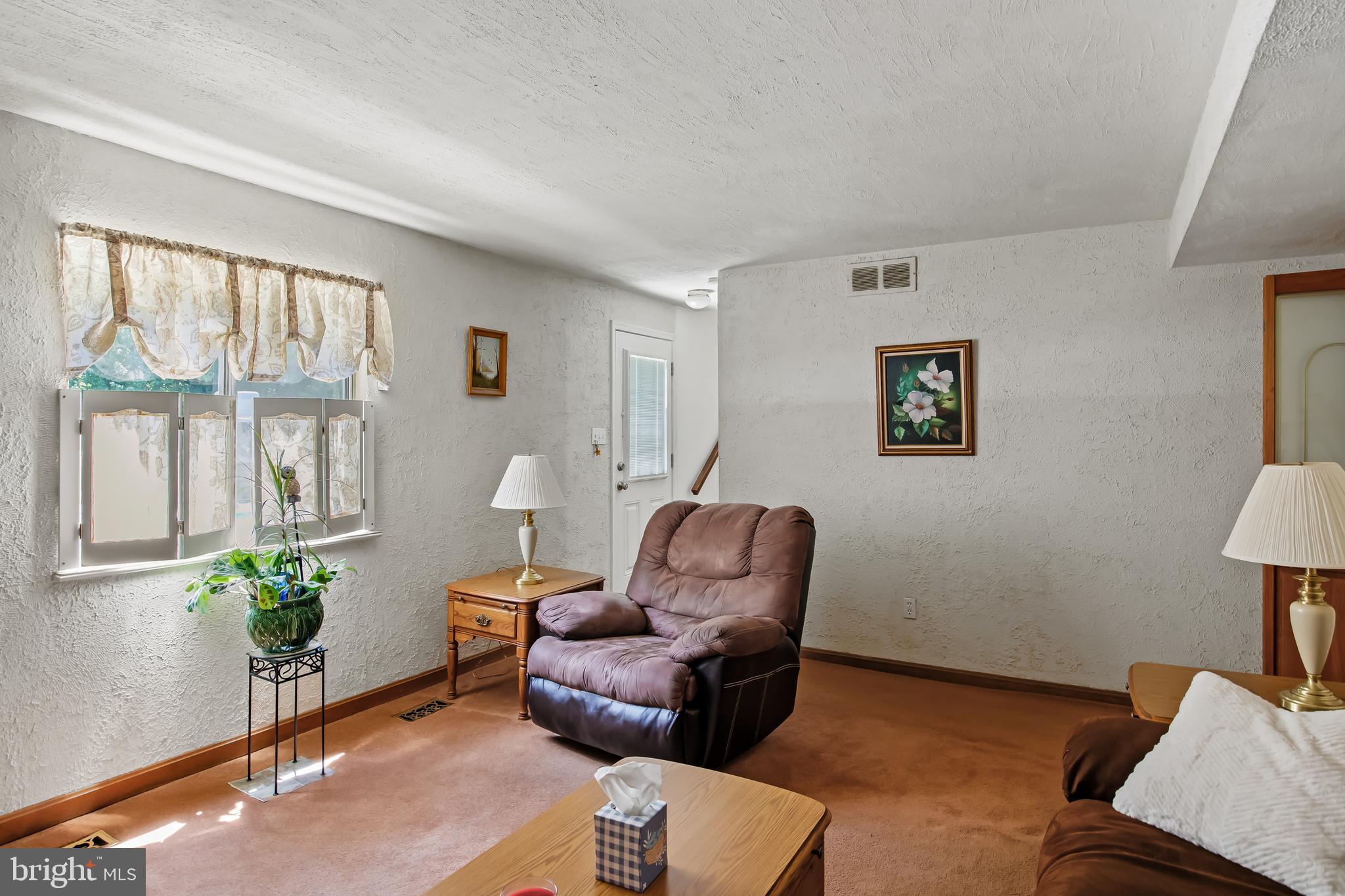 175 Forge Road Delran, NJ 08075 - Photo 15 of 34 Family Room