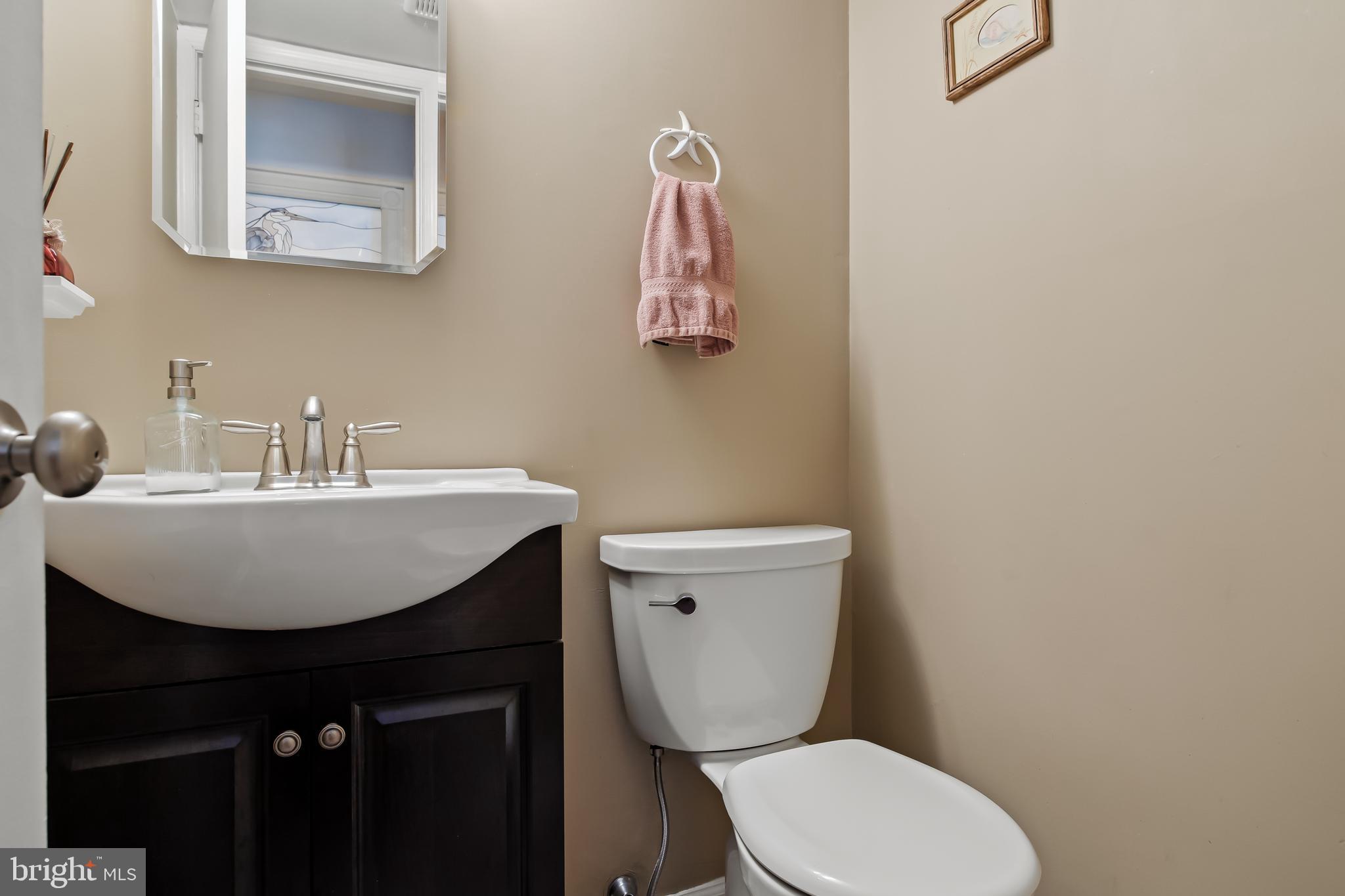 175 Forge Road Delran, NJ 08075 - Photo 16 of 34 Half Bath