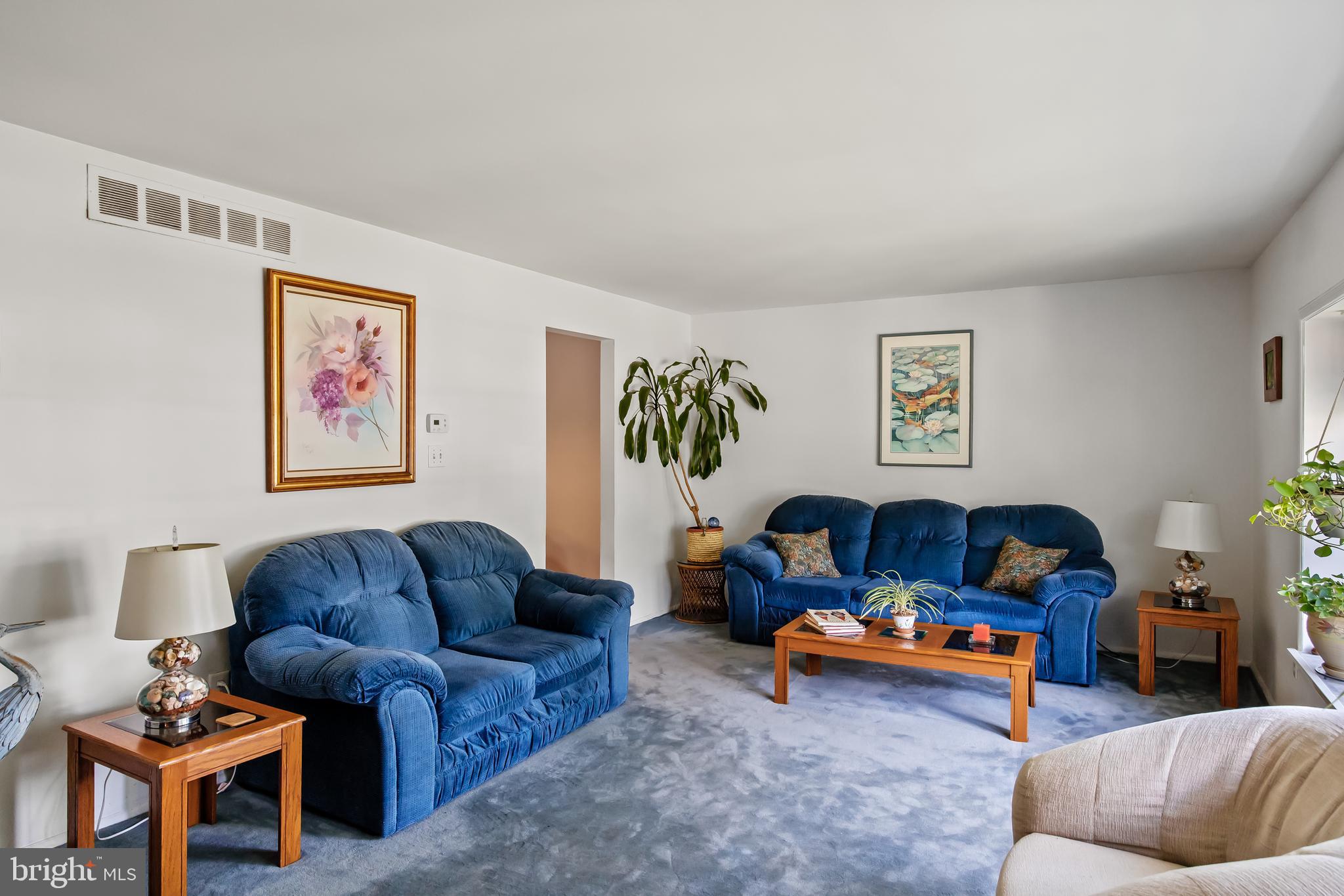 175 Forge Road Delran, NJ 08075 - Photo 6 of 34 Living Room