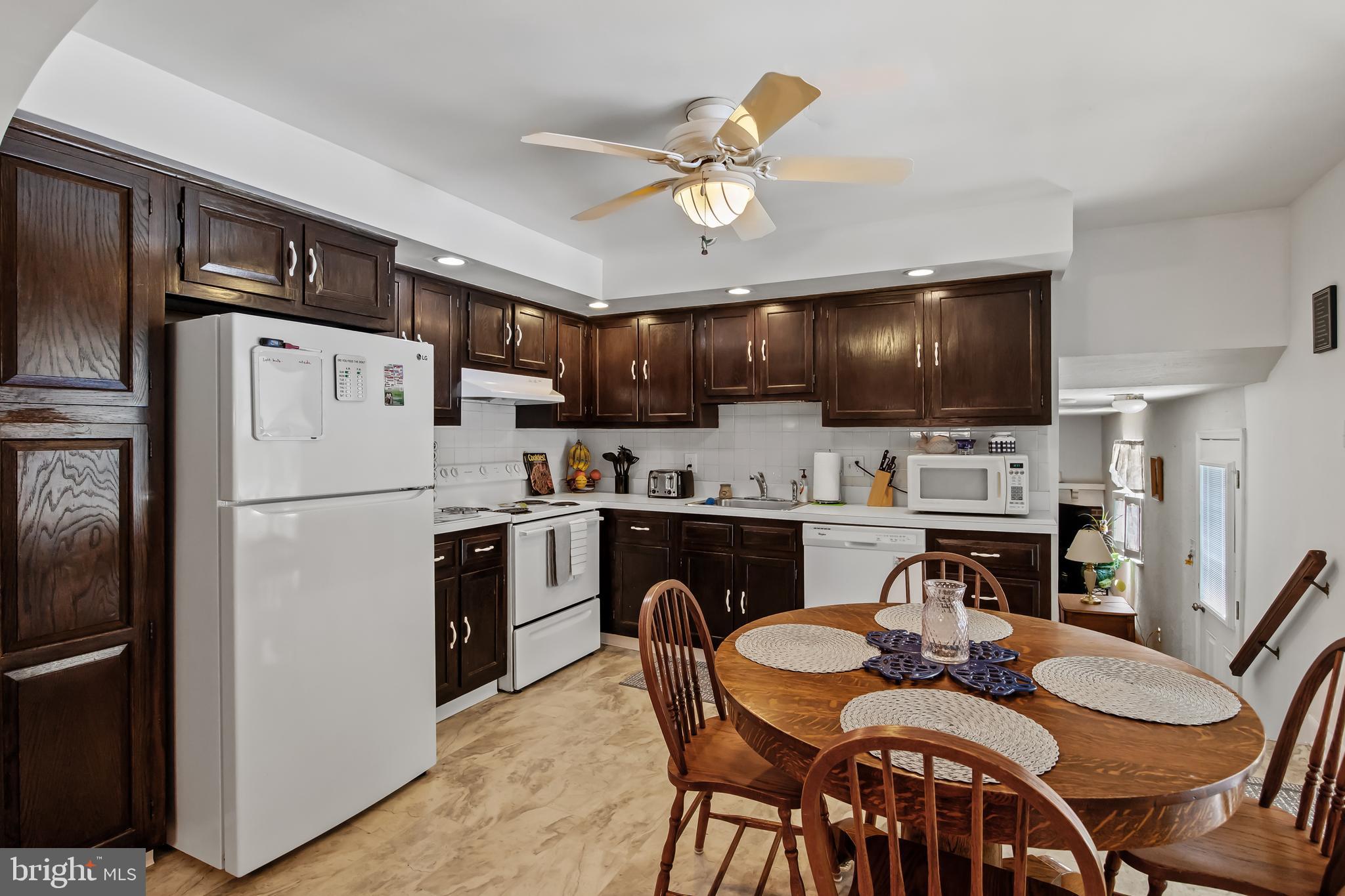 175 Forge Road Delran, NJ 08075 - Photo 10 of 34 Kitchen