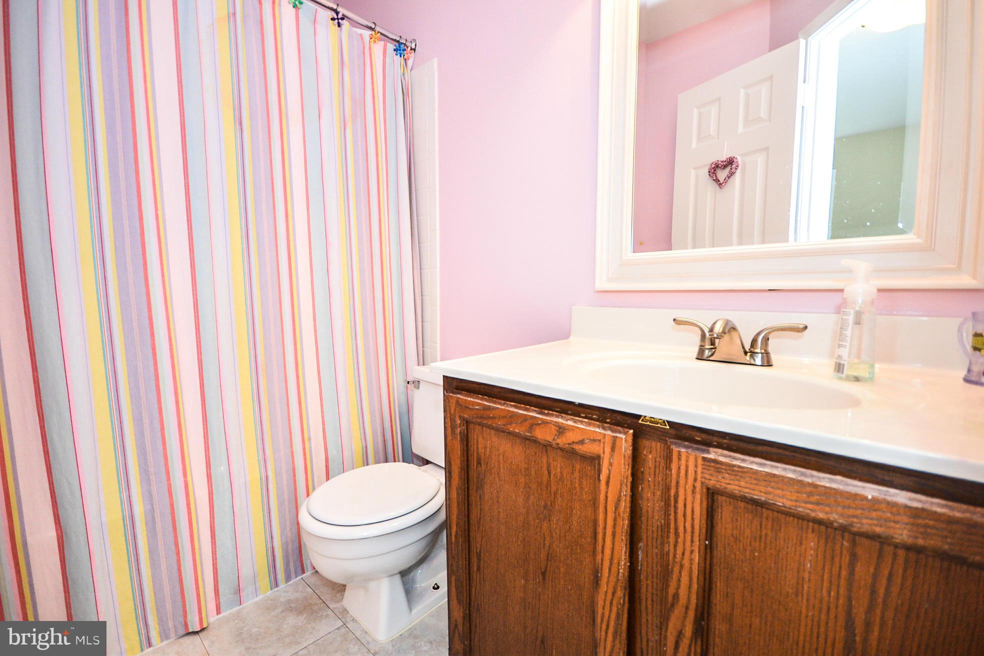 8420 Springfield Oaks Drive Springfield, VA 22153 - Photo 16 of 28 Bath