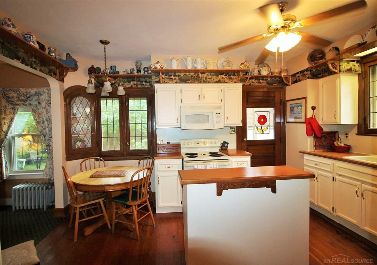 867 Barrington Road Grosse Pointe, MI 48230 - Photo 21 of 53 31330071-20.JPG