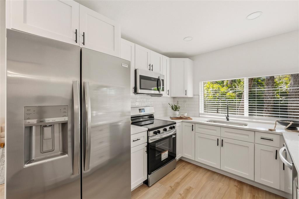 2490 Grove Ridge Drive Palm Harbor, FL 34683 - Photo 11 of 27