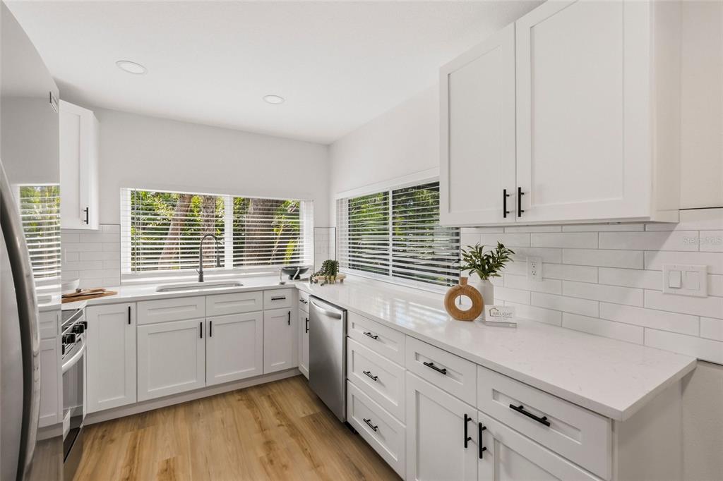 2490 Grove Ridge Drive Palm Harbor, FL 34683 - Photo 9 of 27