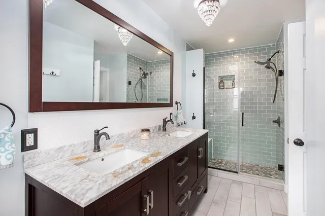 $540,000 | 10617 East Splitstone, Pinckney, MI 48169