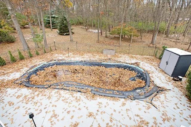 $540,000 | 10617 East Splitstone, Pinckney, MI 48169