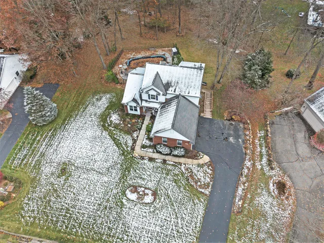 $540,000 | 10617 East Splitstone, Pinckney, MI 48169