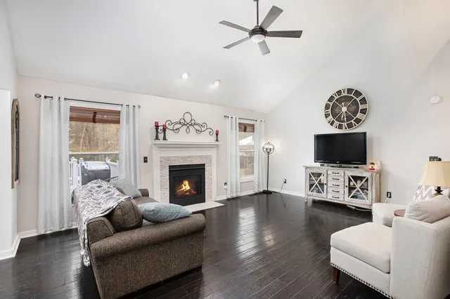 $540,000 | 10617 East Splitstone, Pinckney, MI 48169