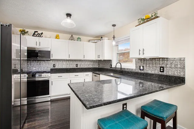 $540,000 | 10617 East Splitstone, Pinckney, MI 48169