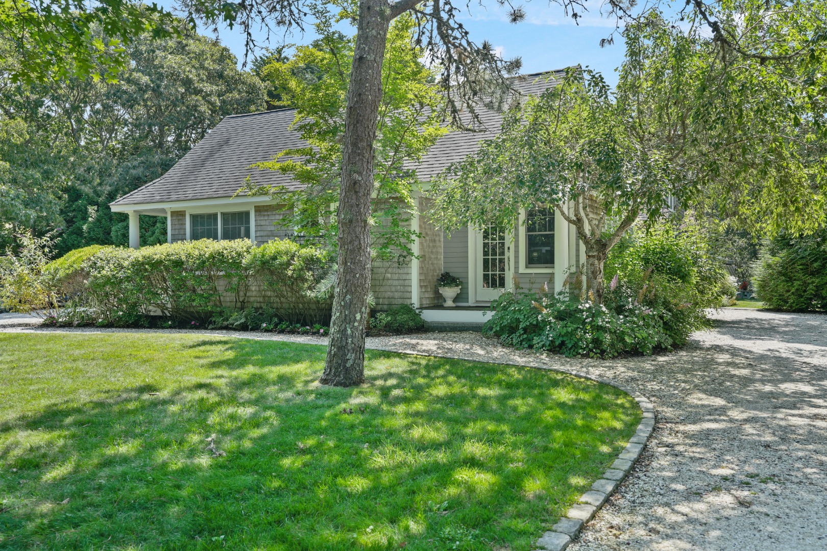 20 Meshacket Road Edgartown, MA 02539 - Photo 4 of 41 Gallery Image 4