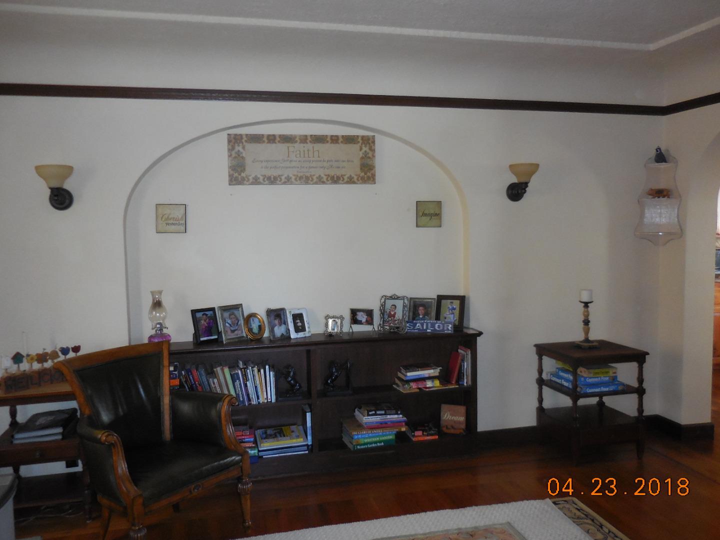 118 Willow Street Salinas, CA 93901 - Photo 19 of 24 a living room with furniture