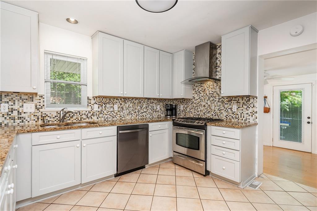 2558 Woodacres Road Northeast Atlanta, GA 30345 - Photo 15 of 37