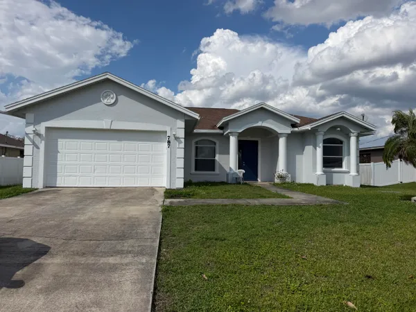 $2,700 | 787 Southeast Evergreen Terrace, Port St. Lucie, FL 34983