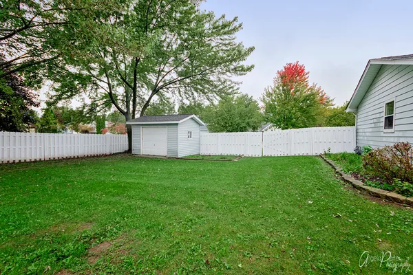 $2,000 | 3715 West Prestwick Street, McHenry, IL 60050