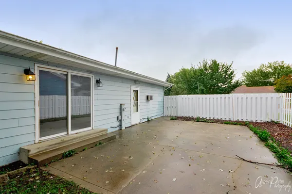 $2,000 | 3715 West Prestwick Street, McHenry, IL 60050