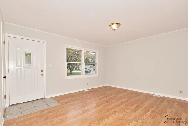 $2,000 | 3715 West Prestwick Street, McHenry, IL 60050