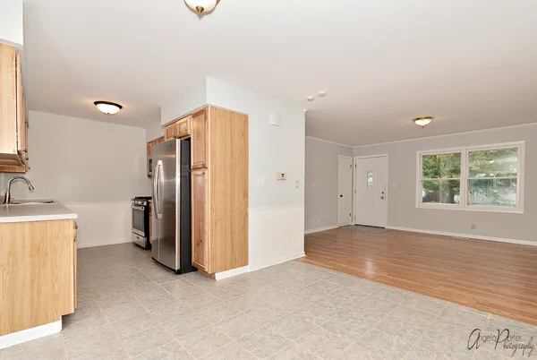 $2,000 | 3715 West Prestwick Street, McHenry, IL 60050