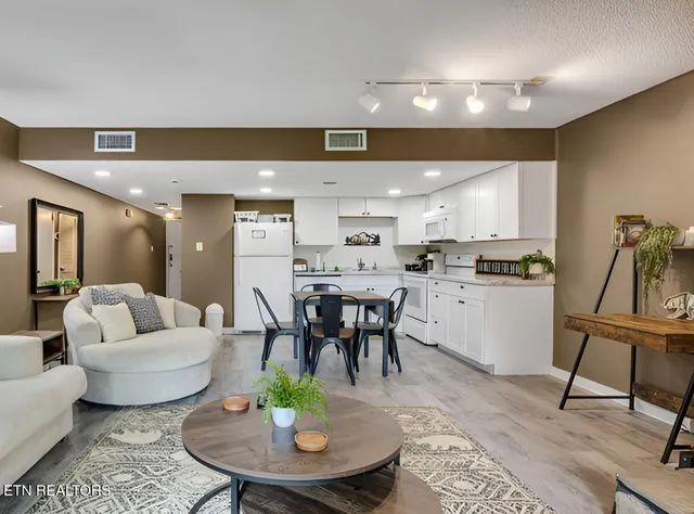 $134,000 | 1081 Cove Road, Unit 612, Sevierville, TN 37876