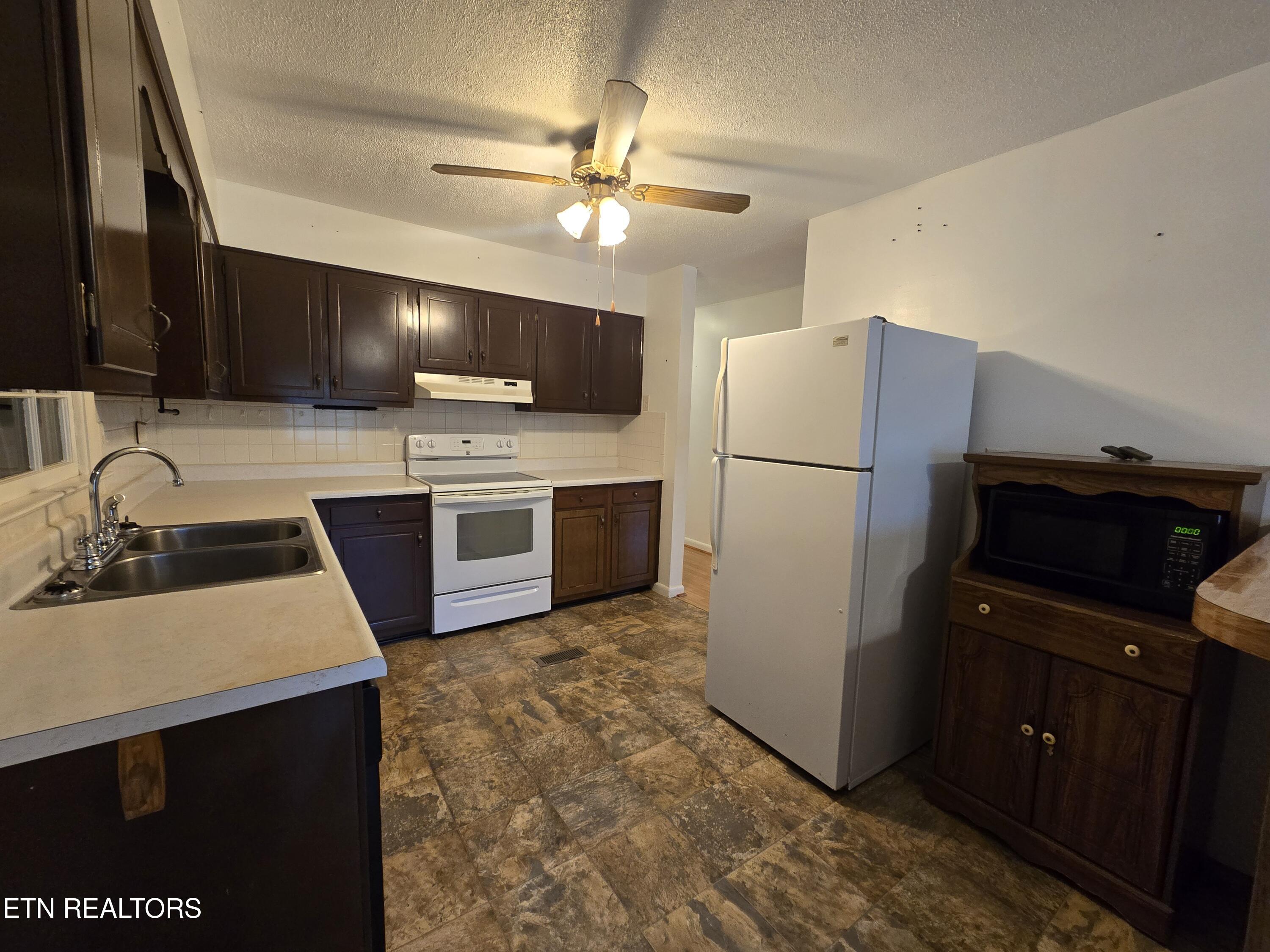 288 Machine Branch Road Ewing, VA 24248 - Photo 11 of 32 20250527_171919