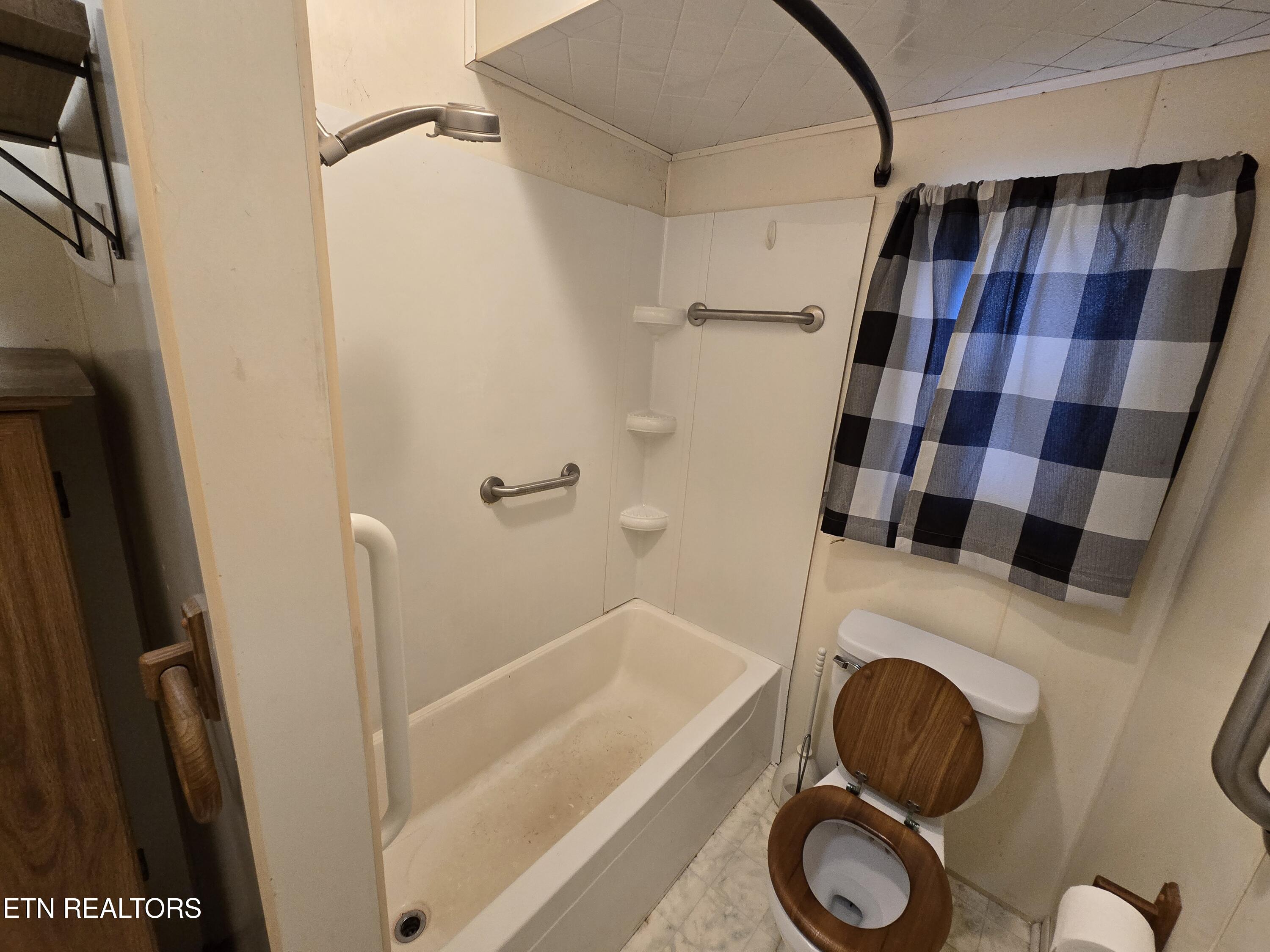 288 Machine Branch Road Ewing, VA 24248 - Photo 14 of 32 20250527_171947