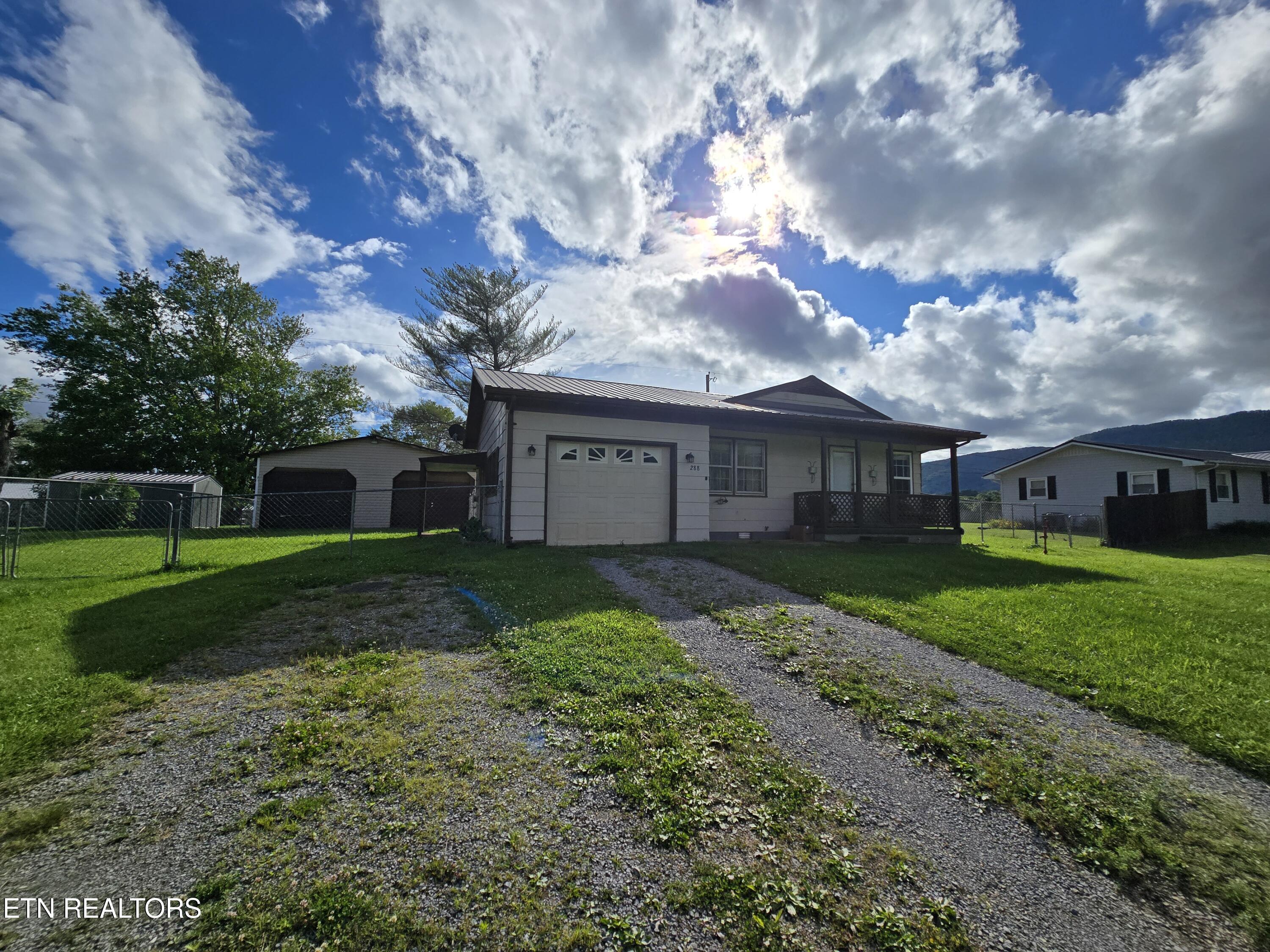 288 Machine Branch Road Ewing, VA 24248 - Photo 2 of 32 20250530_175540