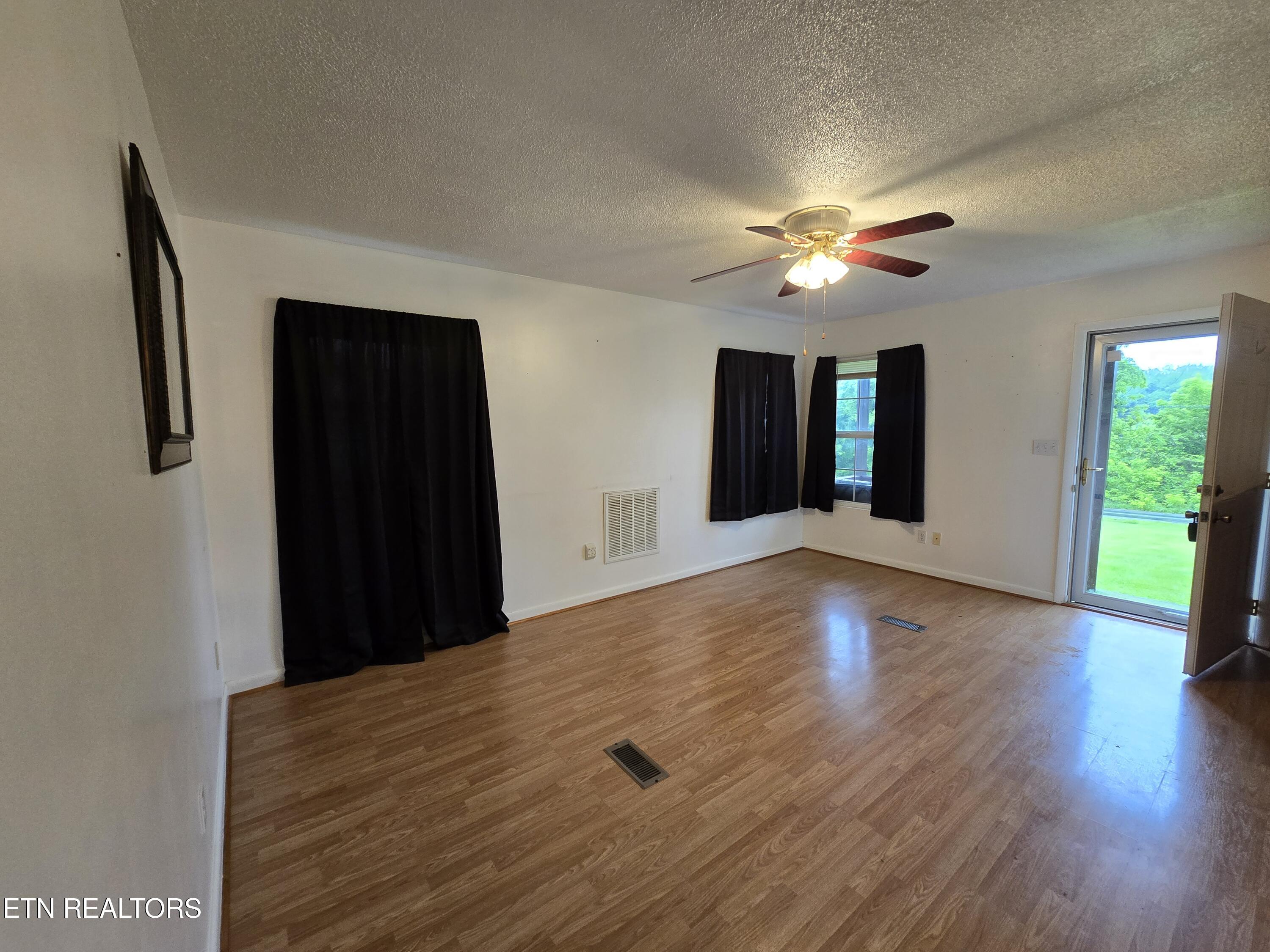 288 Machine Branch Road Ewing, VA 24248 - Photo 8 of 32 20250527_171931