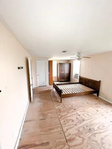 a view of bathroom with shower