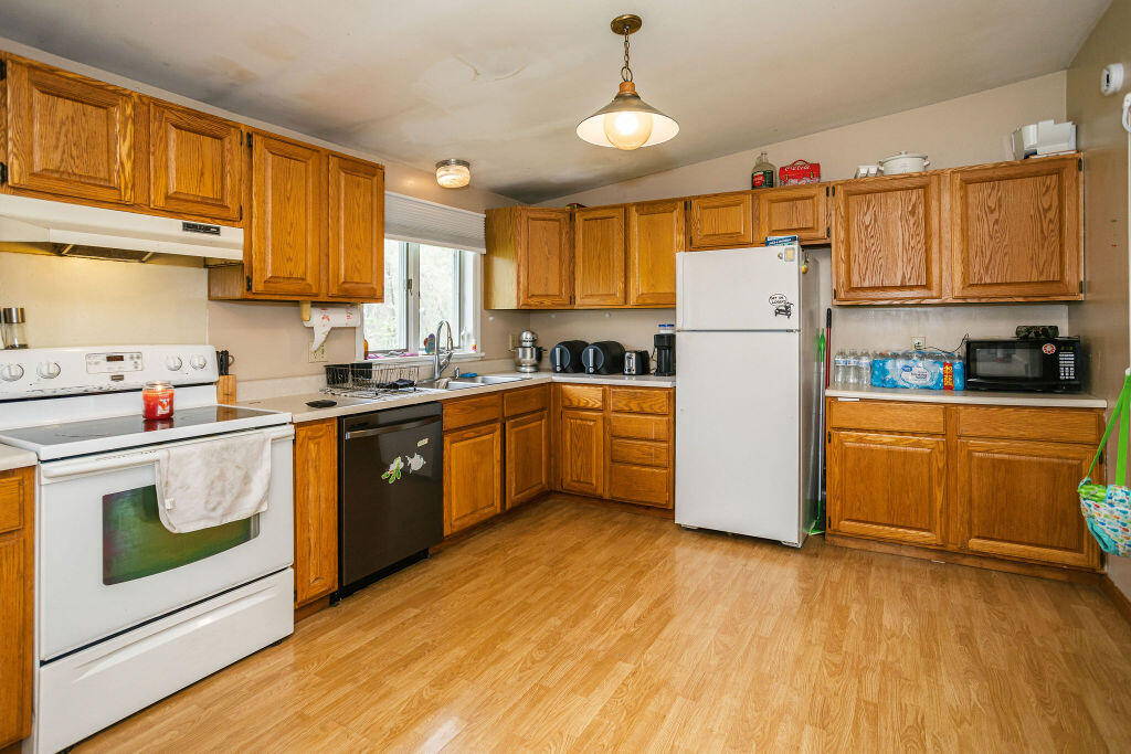 342 Temple Road Wilton, ME 04294 - Photo 4 of 35 taylor-kaminsky-photo-21