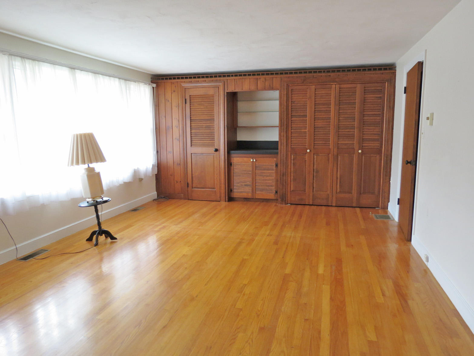 19 Ross Road Scarborough, ME 04074 - Photo 12 of 29 Living Room