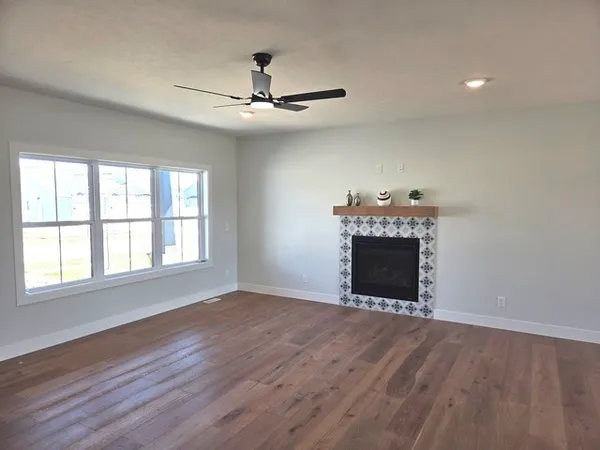 $565,000 | 103 Bowz Drive, Downs, IL 61736