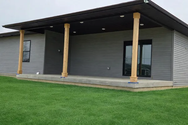 $565,000 | 103 Bowz Drive, Downs, IL 61736