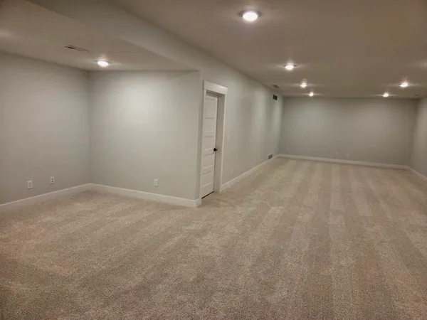 $565,000 | 103 Bowz Drive, Downs, IL 61736