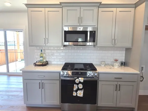 $565,000 | 103 Bowz Drive, Downs, IL 61736