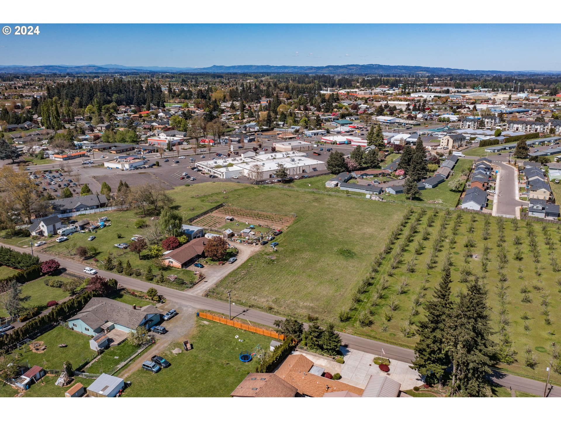 1661 East Lincoln Road Woodburn, OR 97071 - Photo 12 of 35