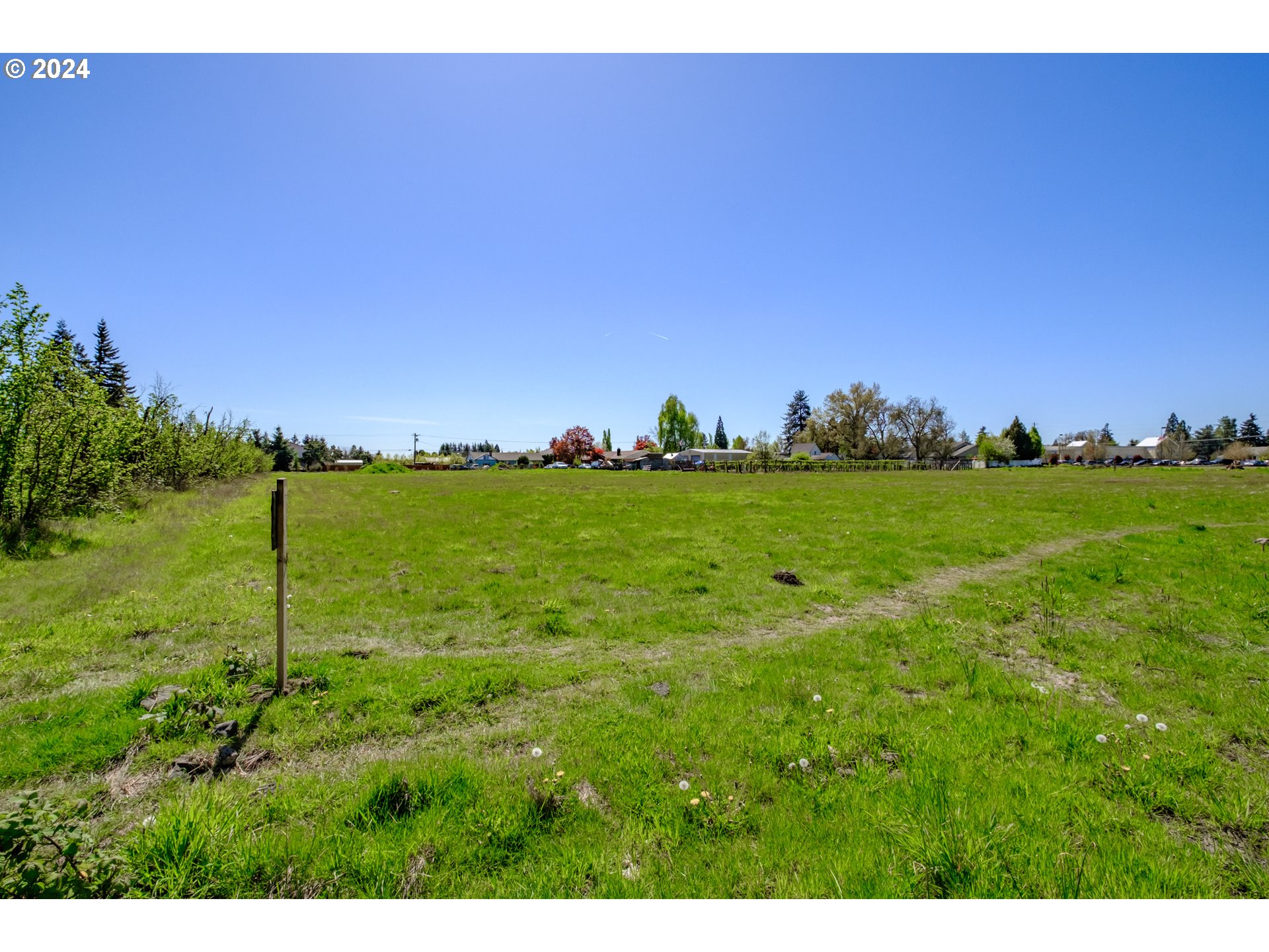 1661 East Lincoln Road Woodburn, OR 97071 - Photo 33 of 35