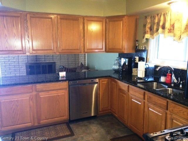 2660 Rhodes Drive Troy, MI 48083 - Photo 17 of 17 Rhodes 19.jpg