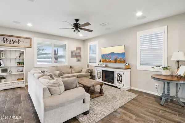 $709,900 | 2041 East Wisteria Drive, Chandler, AZ 85286