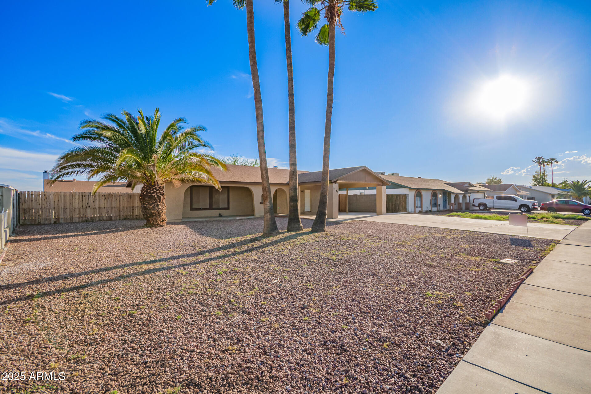 7133 West Hatcher Road Peoria, AZ 85345 - Photo 3 of 28 3 - Hatcher