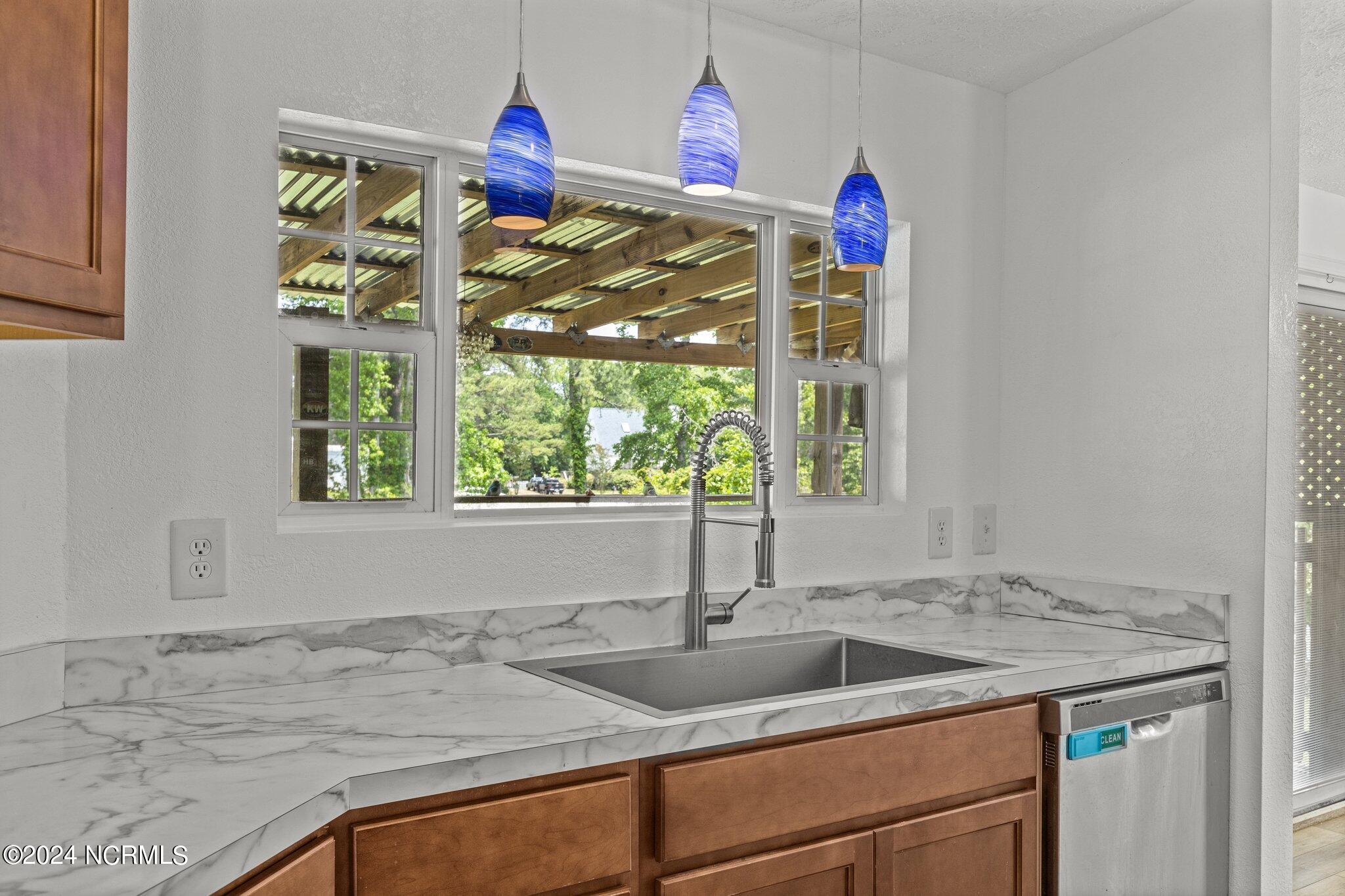 263 Hilltop Road Newport, NC 28570 - Photo 10 of 52 13-web-or-mls-1S3A4485