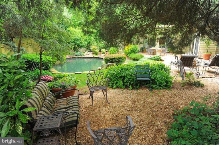 1221 Ranleigh Road McLean, VA 22101 - Photo 16 of 26 Garden