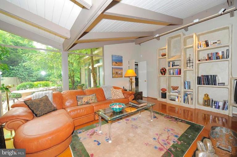 1221 Ranleigh Road McLean, VA 22101 - Photo 7 of 26 Family Room