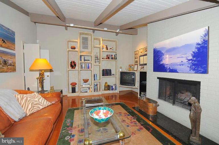 1221 Ranleigh Road McLean, VA 22101 - Photo 8 of 26 Family Room