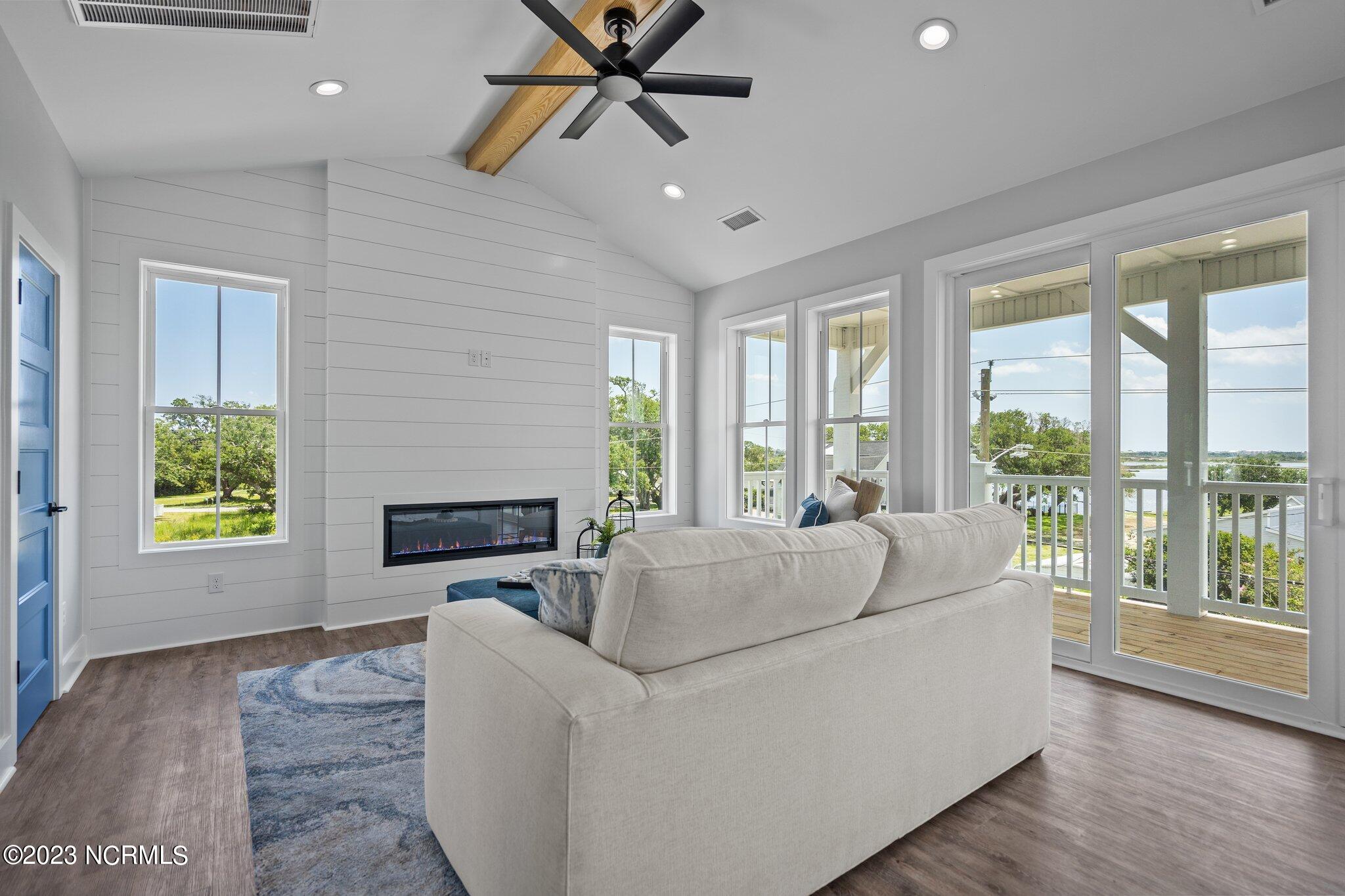 279 Little Kinston Road Surf City, NC 28445 - Photo 12 of 52 Living Room