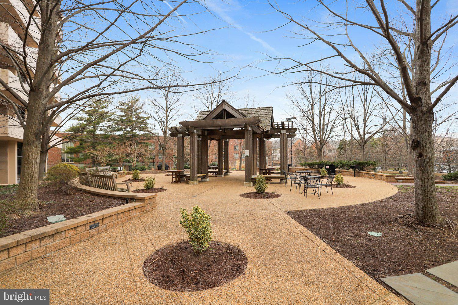 4141 North Henderson Road, Unit 904 Arlington, VA 22203 - Photo 28 of 46 Hyde Park Park