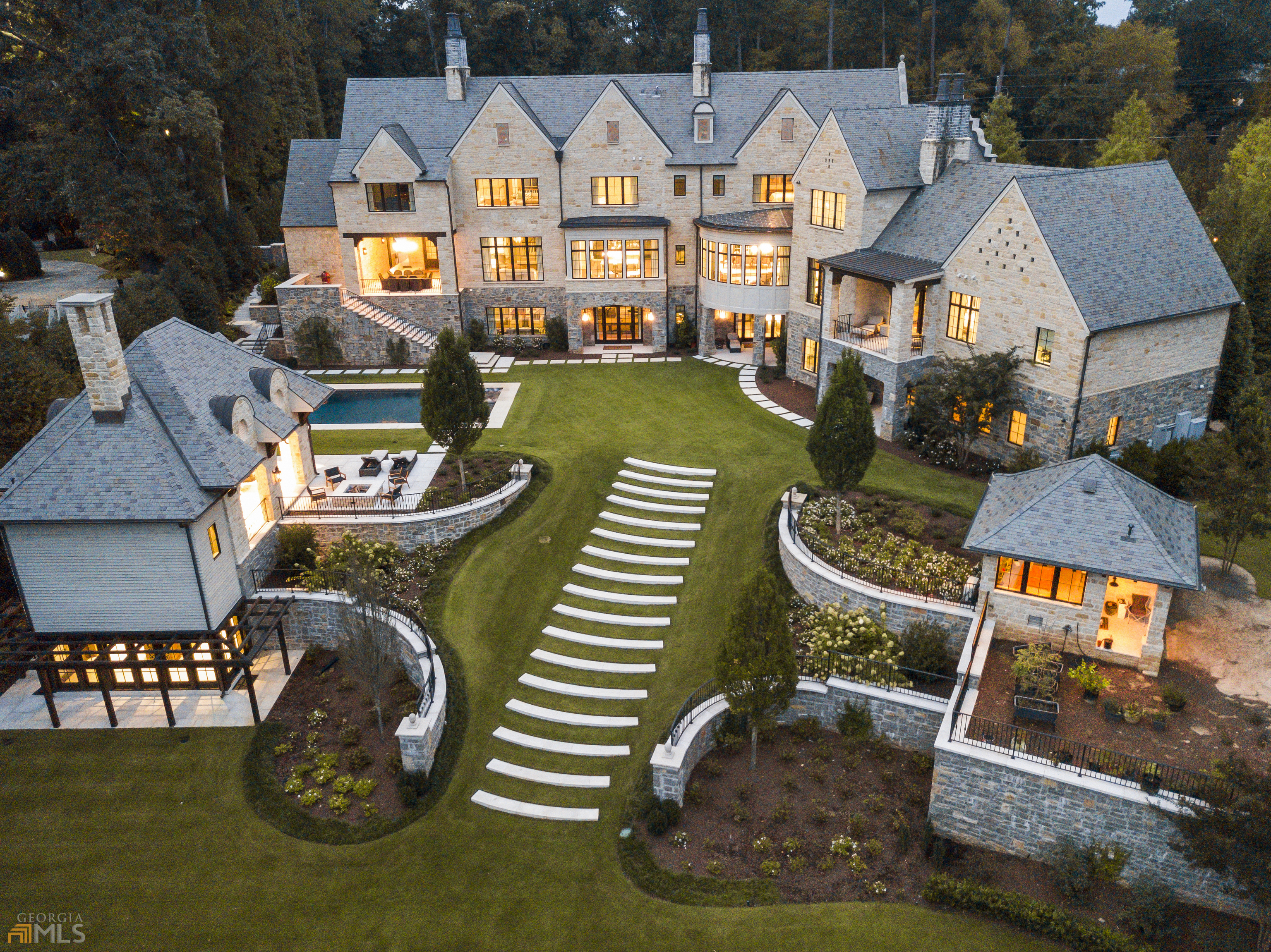 Breathtaking architecture by Harrison Design.