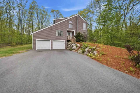 $675,000 | 35 Pilgrim Circle, Hampstead, NH 03826