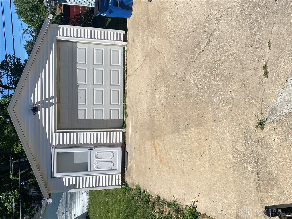 4037 Reading Road Dayton, OH 45420 - Photo 33 of 36