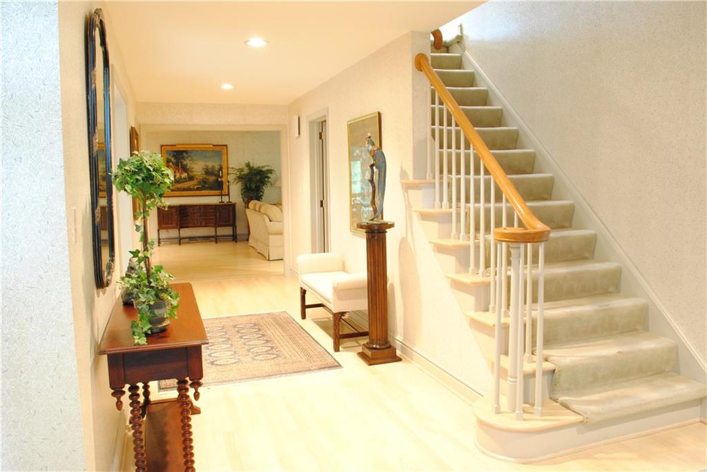 207 Buckingham Road Pittsburgh, PA 15215 - Photo 2 of 25 Gallery Image 2